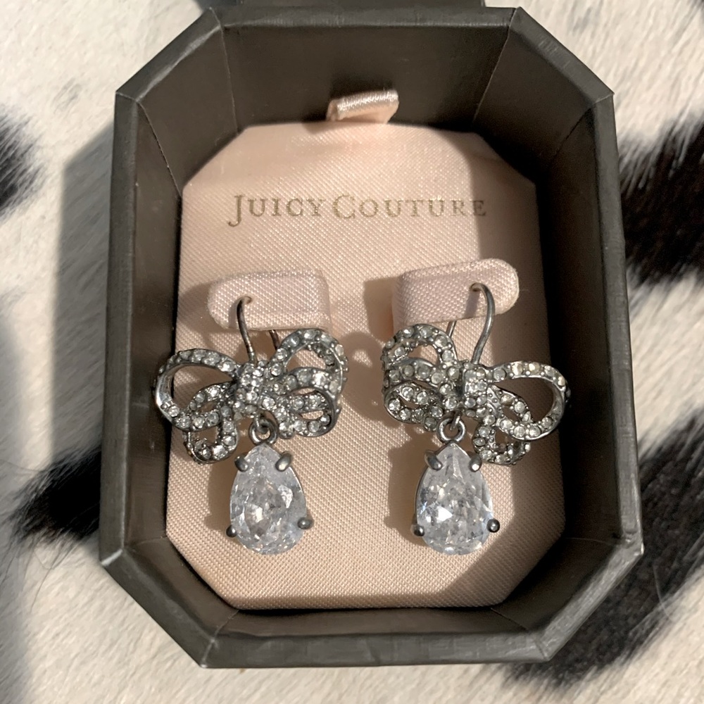 Beautiful Juicy Couture earrings